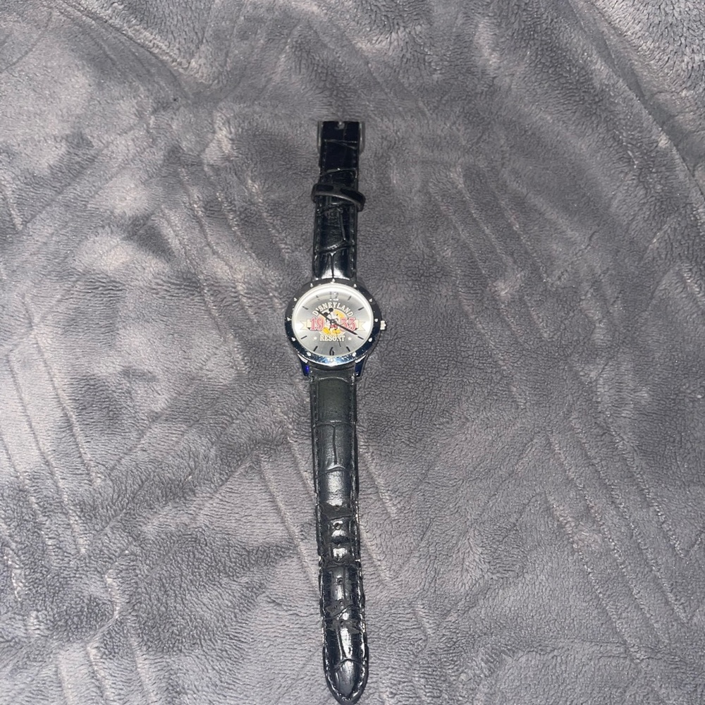 Walt Disney World 1971 Mickey Mouse Watch Disney Parks Limited Release